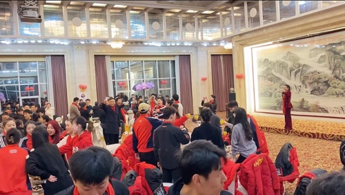 别开生面的“秘境春晚”